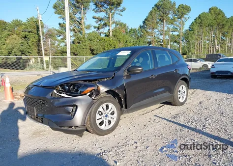 2020 Ford Escape S z USA, uszkodzony, nr VIN 1FMCU0F66LUC17056